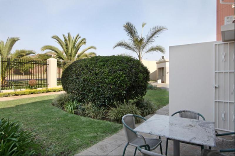 Vetho 1 Apartments Or Tambo Airport Йоханнесбург Экстерьер фото