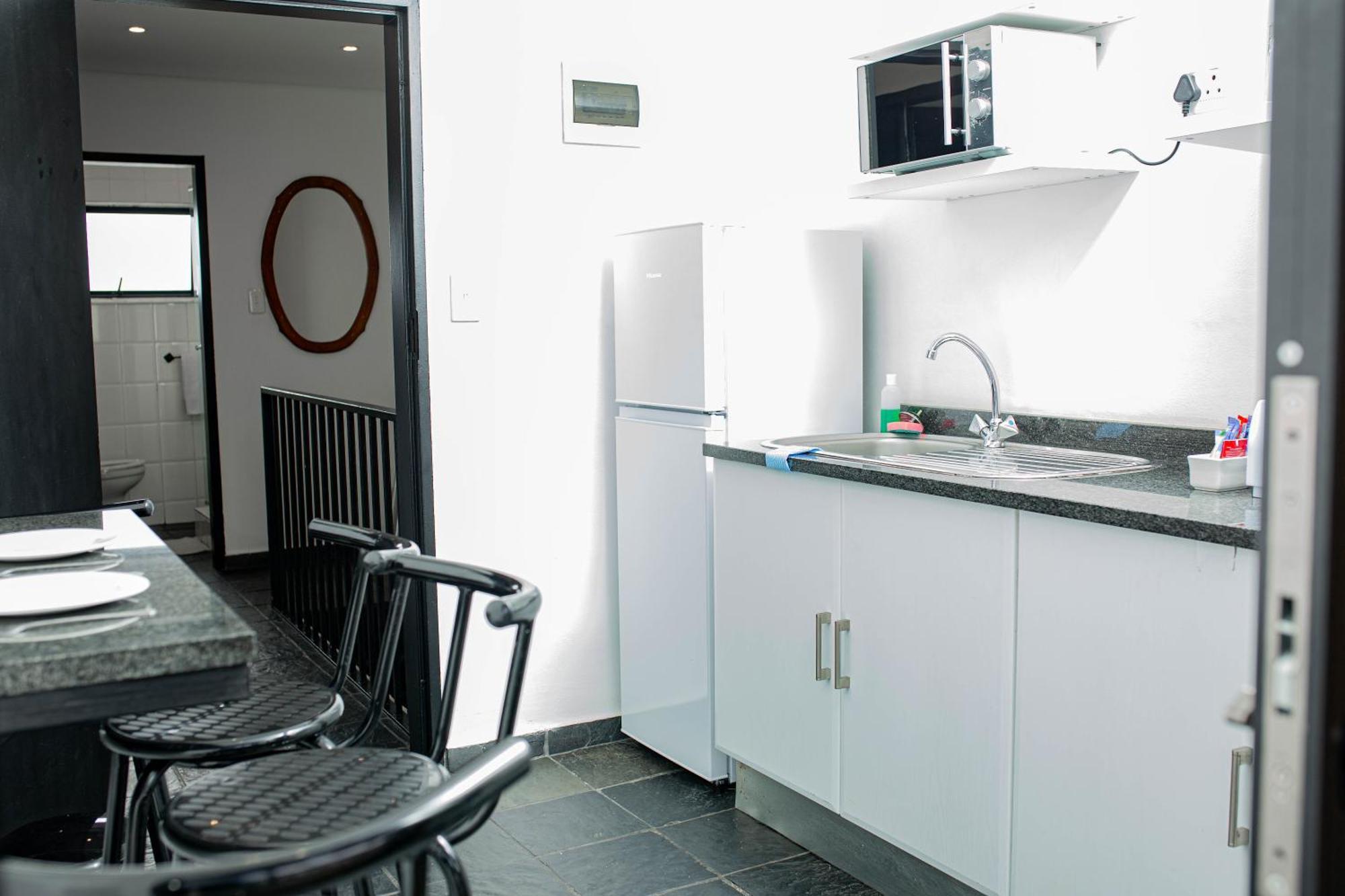 Vetho 1 Apartments Or Tambo Airport Йоханнесбург Экстерьер фото