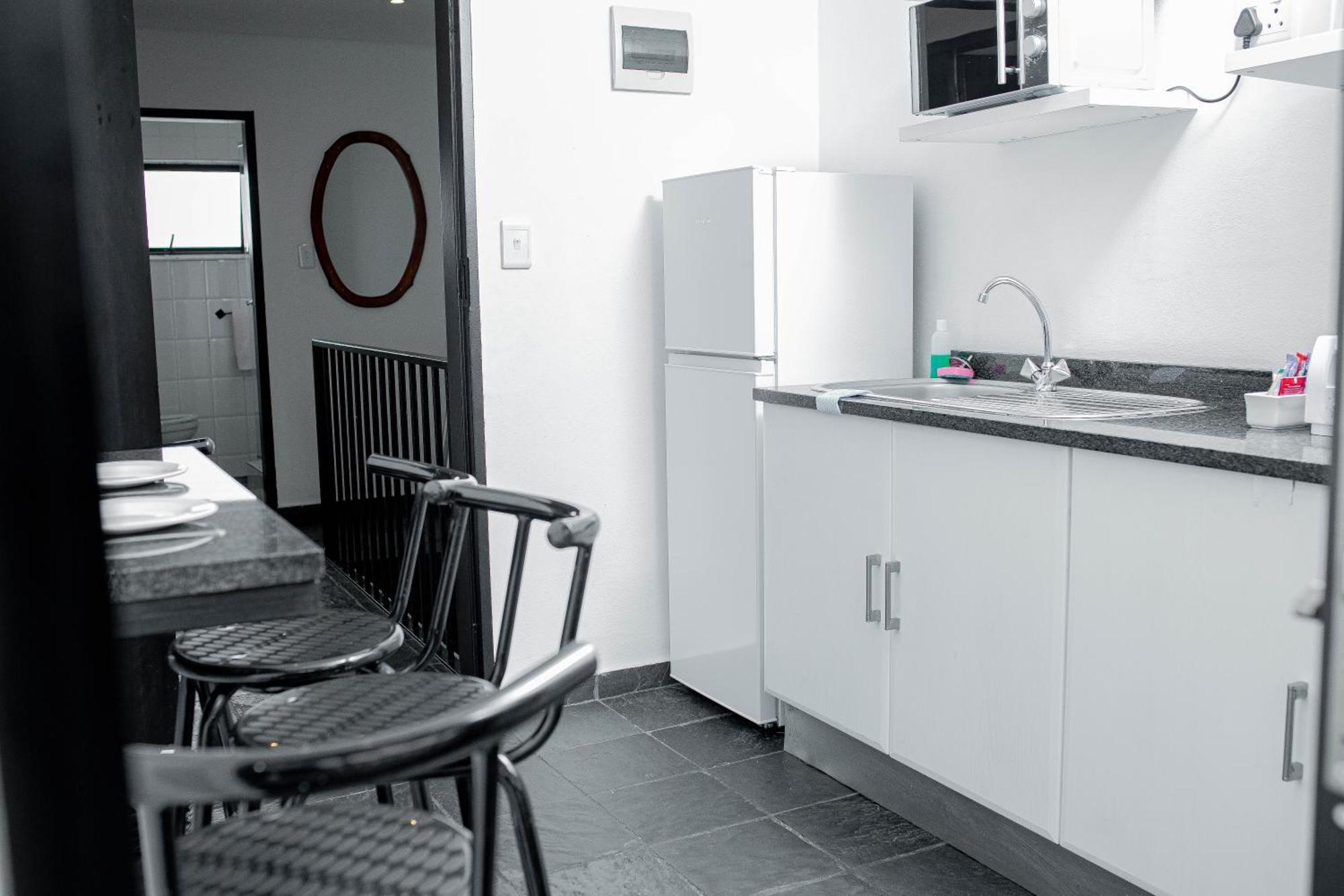 Vetho 1 Apartments Or Tambo Airport Йоханнесбург Экстерьер фото